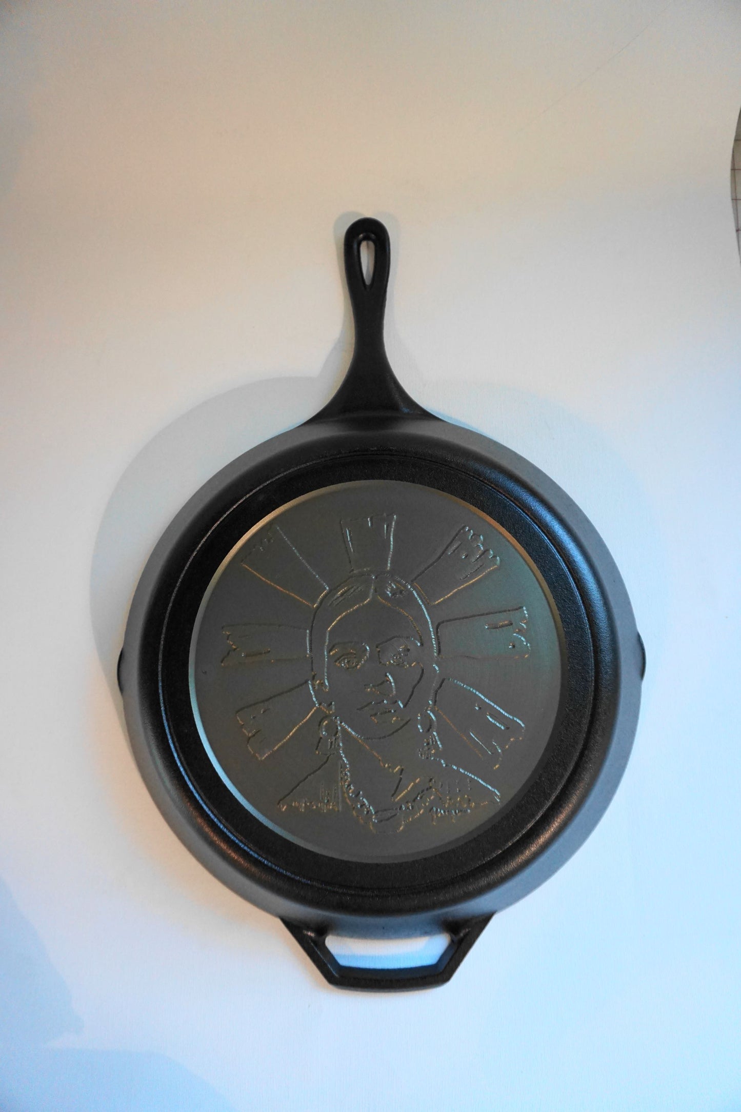 Frida cast iron pan